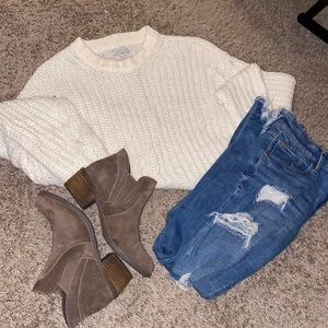 American Eagle sweater